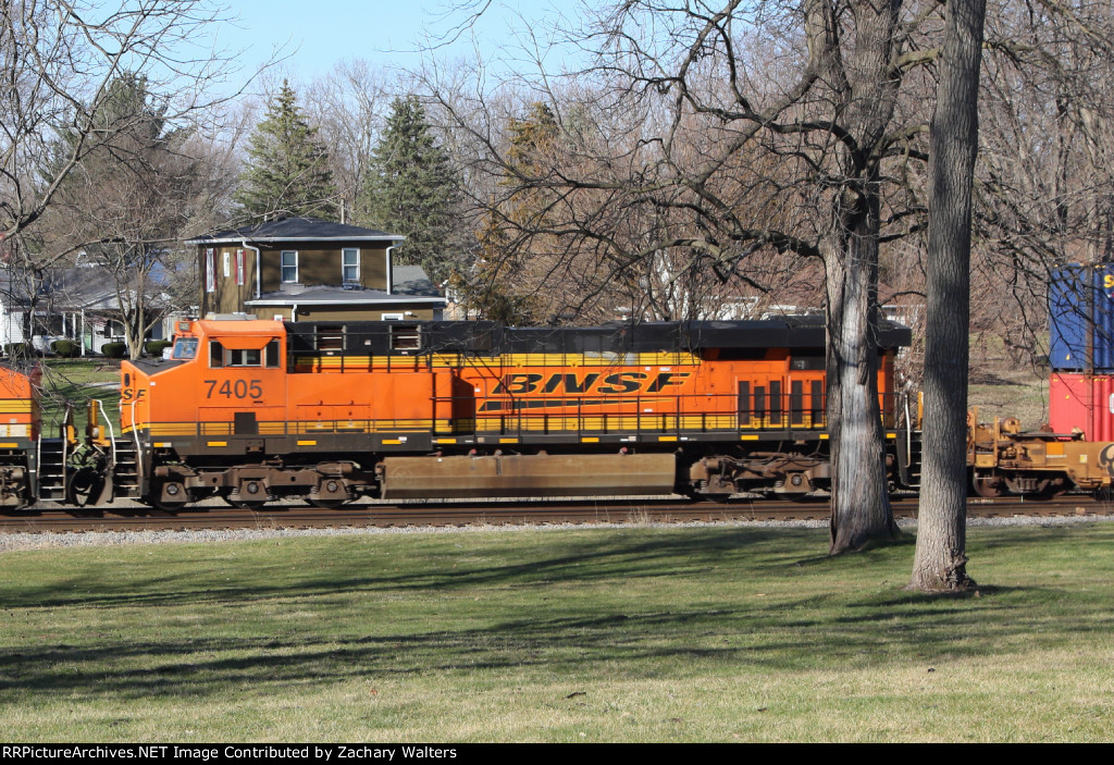 BNSF 7405